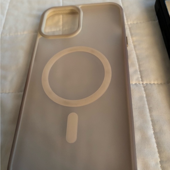 Set of 3 iPhone 12 Phone Cases & Screen Covers - Picture 5 of 6